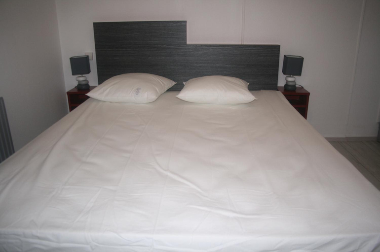 Bedroom 2, Le P'tit Bouchon, Vosges