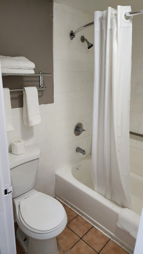 Bathroom 4, Motel 6 Henderson, NV, Clark