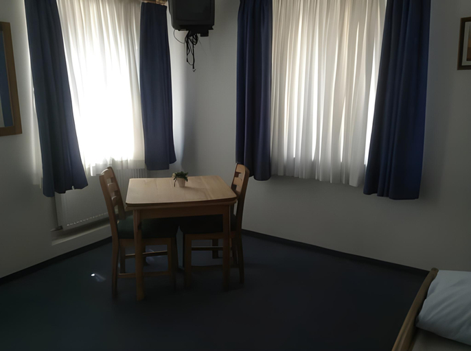 Bedroom 2, Hotel Guntia Boardinghouse virtueller check in und Zimmer Zugang, Günzburg