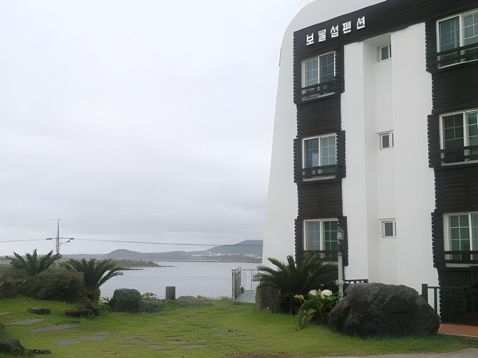 Others 4, Bomulseom Pension, Seogwipo