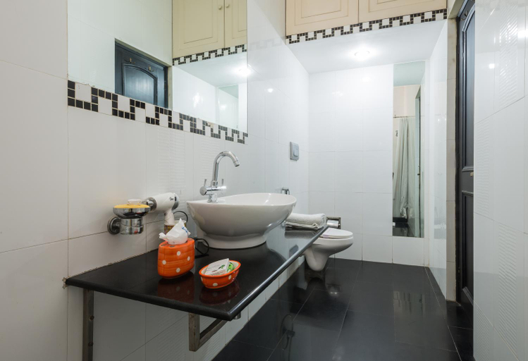 Bathroom 4, Home @ F37 Hotel, Delhi