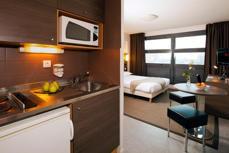 Bedroom 3, Séjours et Affaires Lille Europe, Nord