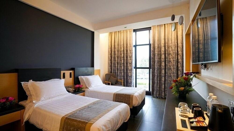 Bedroom 3, Cozzi Hotel, Port Dickson