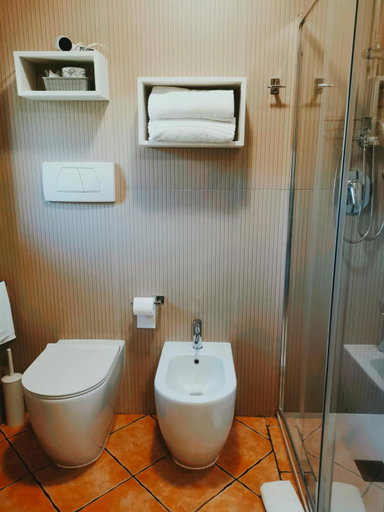 Bathroom 2, Hotel Piscina La Suite, Latina