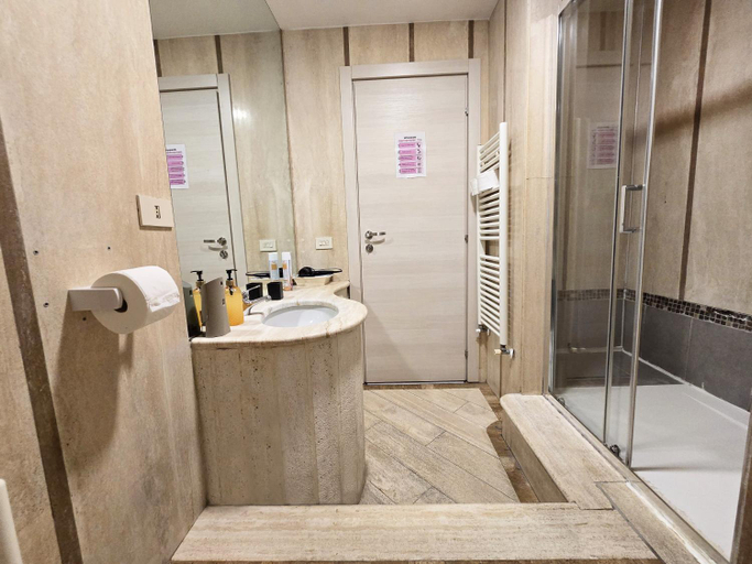 Bathroom 2, Myomax Guesthouse, Rome