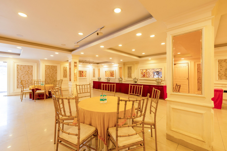 Food & Drinks 4, Hotel the classic inn noida sec 70, Gautam Buddha Nagar
