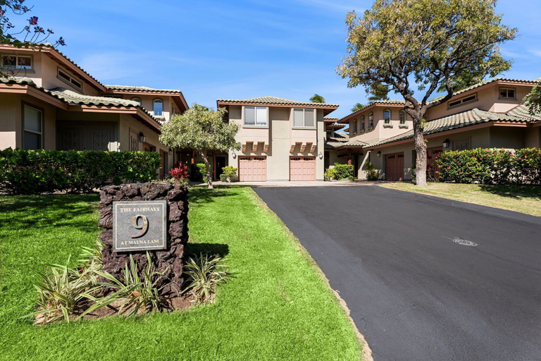 Exterior, Walk to Restaurants/shopping - Excellent Golf Course Views - Private Beach Access - Vrkcv, Hawaii