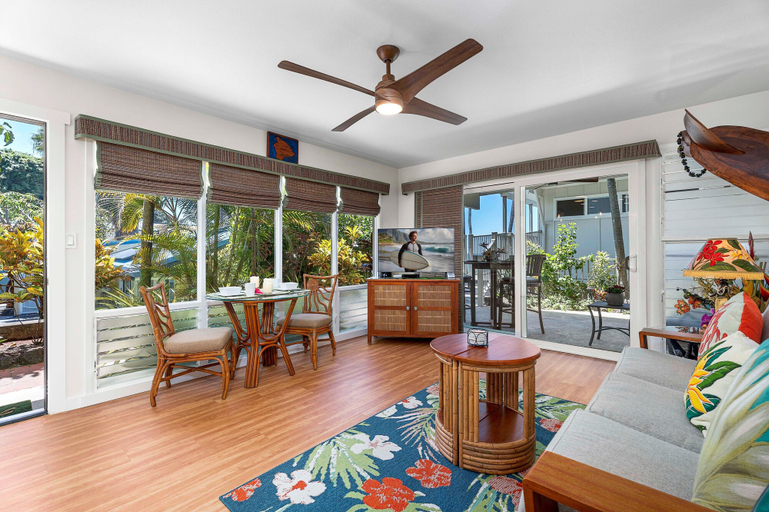 Living area 5, Premier Ocean Front Complex - No Stairs! - AC - Vrkcv, Hawaii