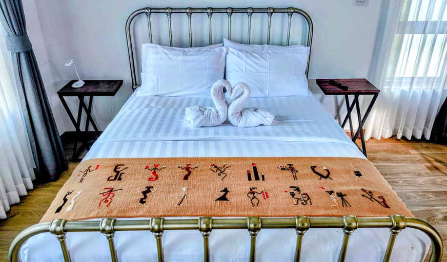 Bedroom 3, Isan Golf & Adventure Hotel, Phen