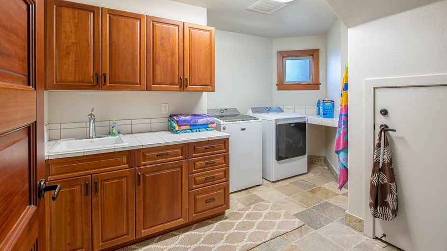 Private kitchen 3, Spacious Townhome - Stunning Golf Course Views - Pool & Fitness- Vrkcv, Hawaii