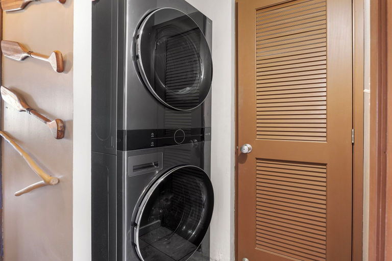 Laundry, Oceanview Kona Condo - Pool, Lanai, Walk to Town - Vrkcv, Hawaii