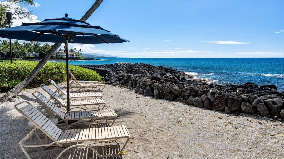 Beach 4, Concierge Included - AC - Completely Updated- Vrkcv, Hawaii