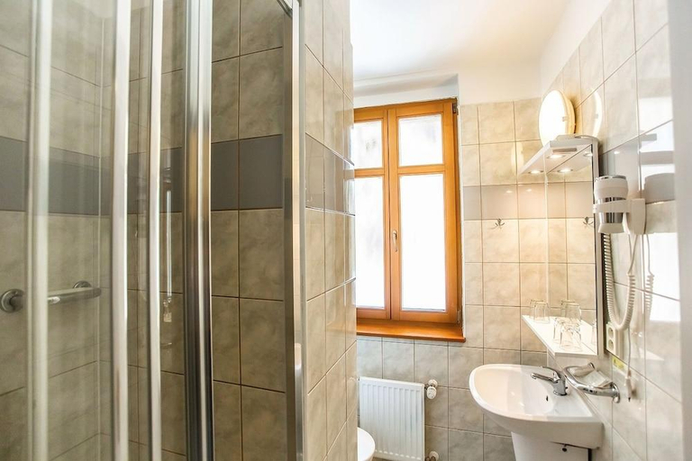Bathroom 3, Hotel Bedrichov, Trutnov