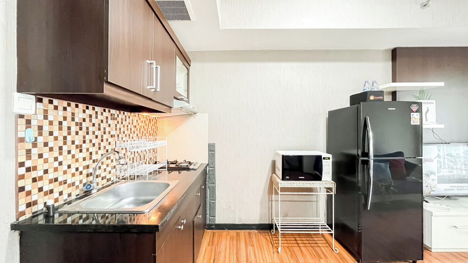Private kitchen 5, Cozy 1Br Apartment At The Wave Kuningan, Jakarta Selatan