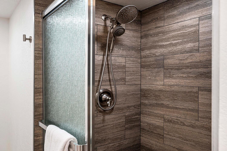 Bathroom 3, Great Location - Close to Ocean - Central AC - Vrkcv, Hawaii