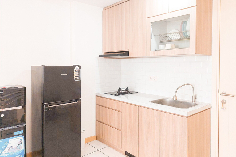Private kitchen 2, Comfy And Spacious 2Br Apartment M-Town Residence, Tangerang
