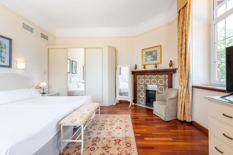 Bedroom 3, Globales Reina Cristina, Cádiz