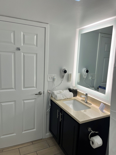 Bathroom 4, MainStay Suites Sterling near Dulles Town Center, Loudoun