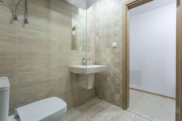 Bathroom 5, Modern and Bright Apartments near Center - FREE PARKING, Stolichna