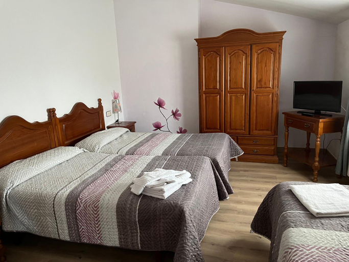 Others 4, Hostal La Balsa, Salamanca