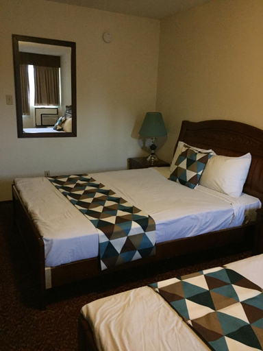 Bedroom 3, Spring Villa Hotel, Fraser Valley