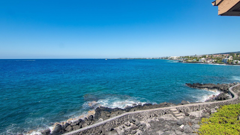 Beach/ocean view 4, Top Floor - Direct Ocean Front View - Air-conditioned - Vrkcv, Hawaii