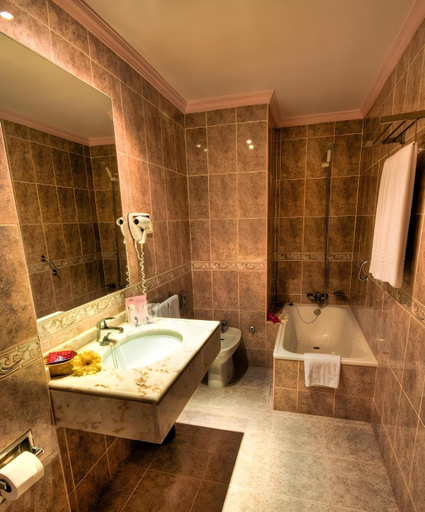 Bathroom 4, BLUESEA Costa Serena, Málaga