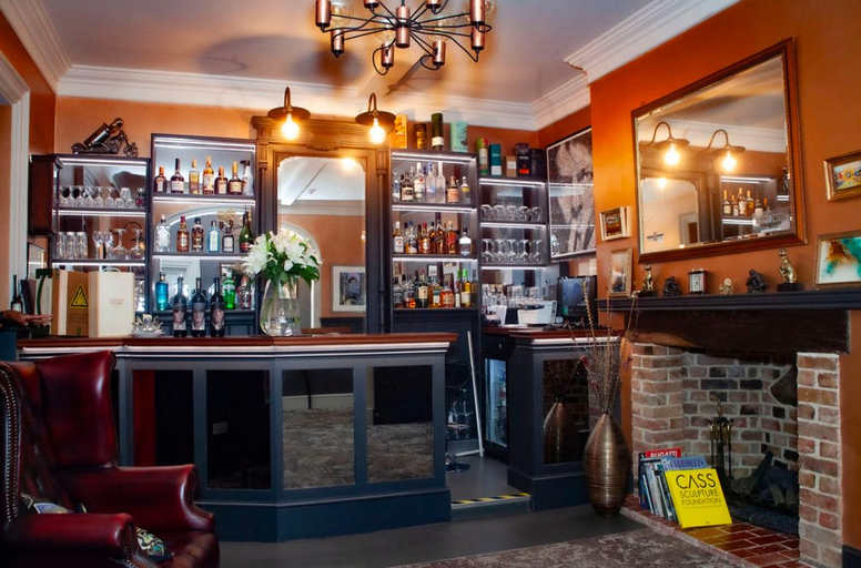 Food & Drinks 5, East Walls Hotel, West Sussex