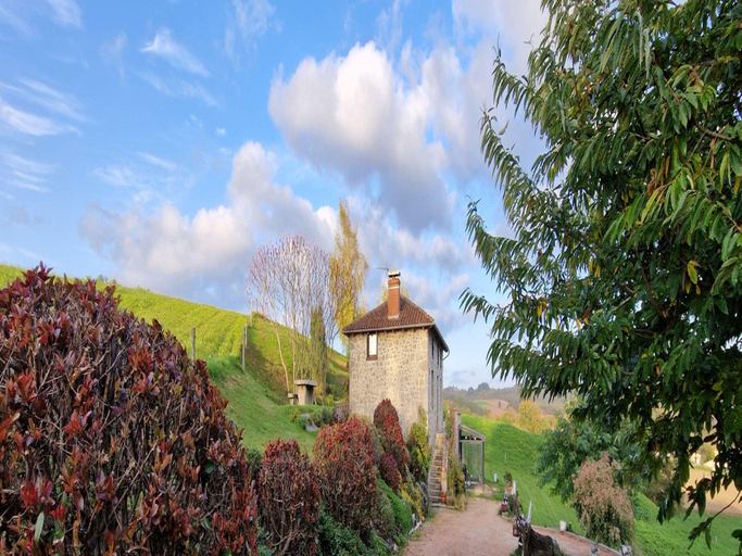 Others 2, Hilltop Haven in Parlan, Cantal