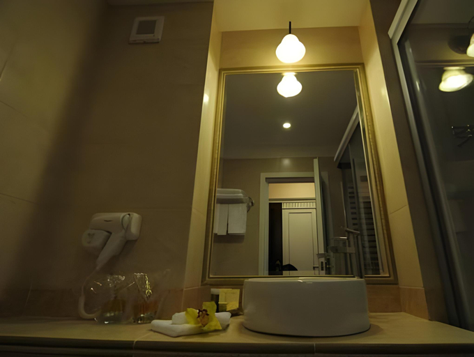 Bathroom 3, Hotel Foisorul cu Flori Leisure & SPA, Sinaia