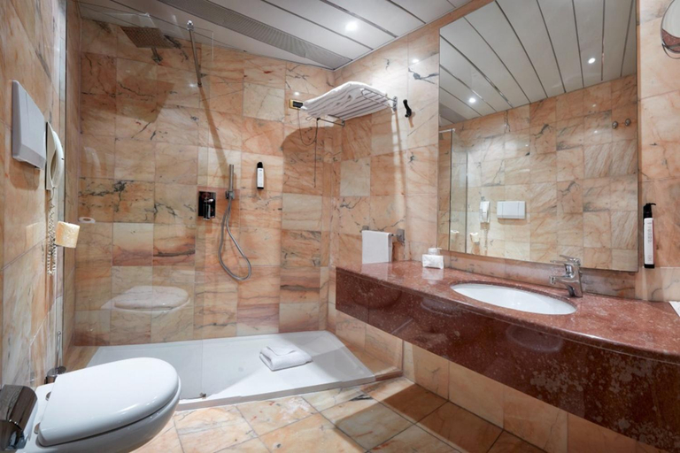 Bathroom 4, Mediterraneo Palace Hotel, Ragusa