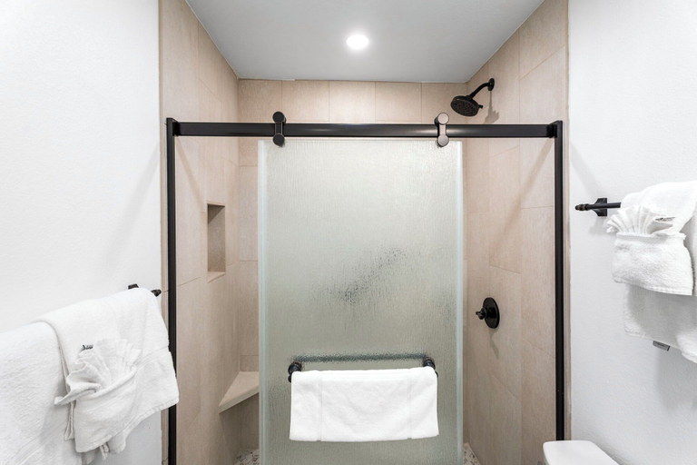 Bathroom 4, Fully Air-conditioned - Updated Top Floor Including Loft - Ocean Views - Vrkcv, Hawaii