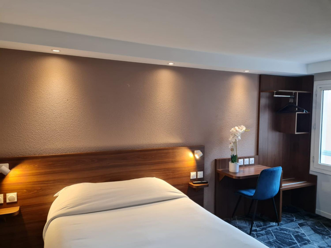 Bedroom 2, Hotel Arcades, Hautes-Pyrénées
