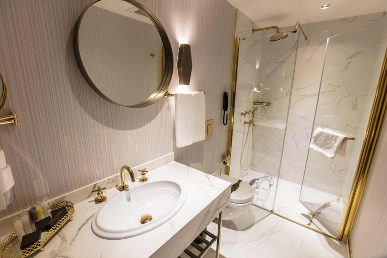 Bathroom 5, The Wyspy Hotel, Merkez