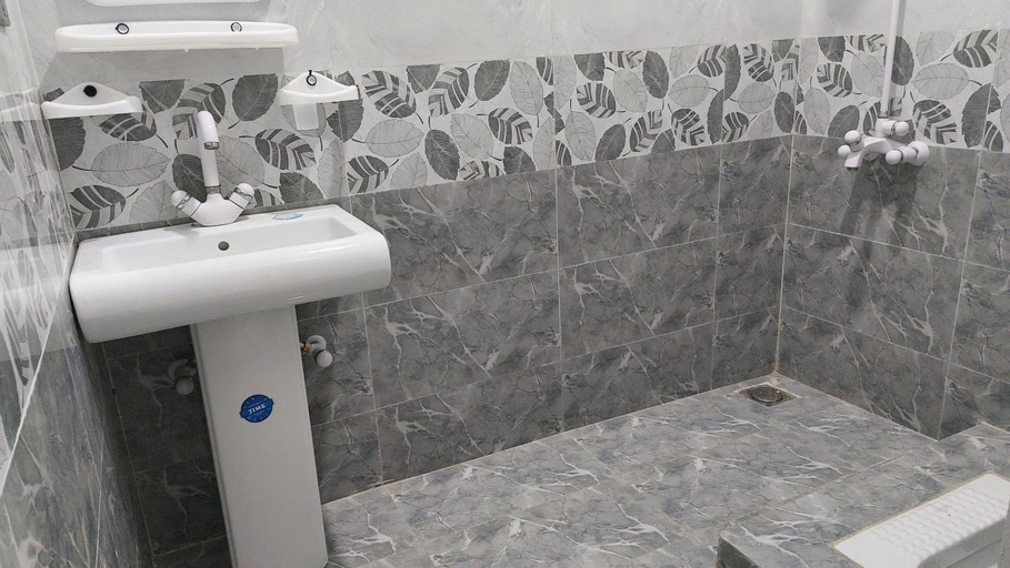 Bathroom 2, Palace In Guest House, Karachi