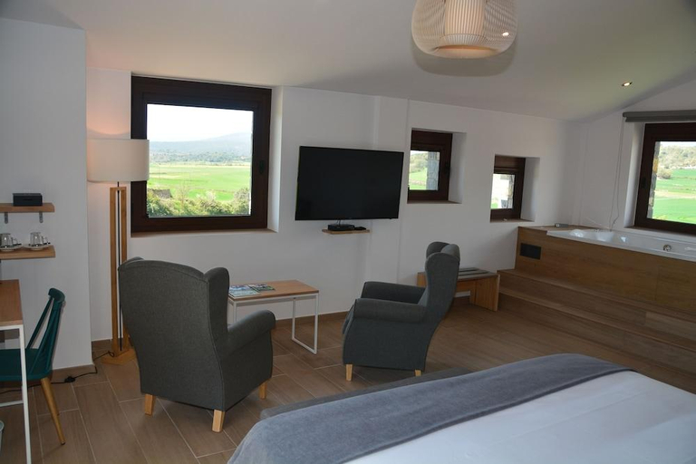 Bedroom 2, Boutique Hotel Tierra Buxo - Adults Only, Huesca
