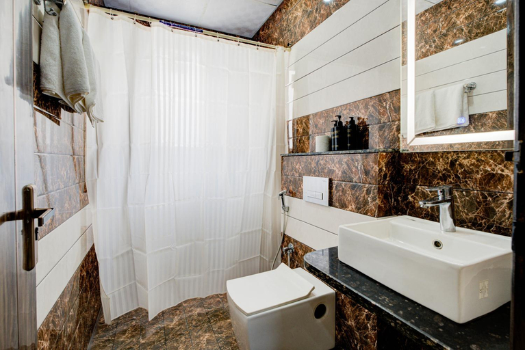 Bathroom 4, The Empire Studioz Golf Course Road Gurgaon, Gurgaon