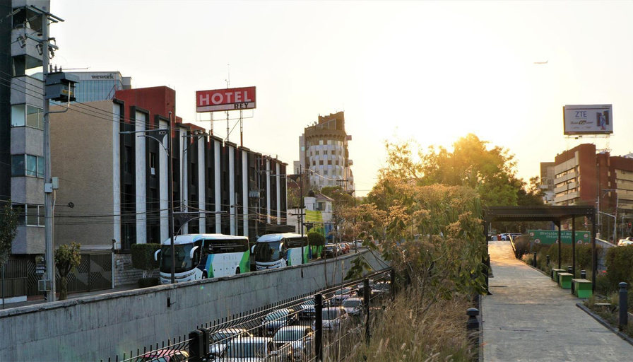 Others 4, Hotel Del Rey, Mexico City