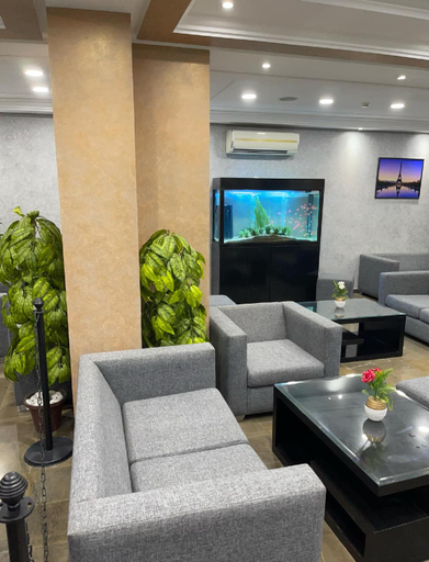 Public Area 2, Le Parisien Tunis, Bab Bhar