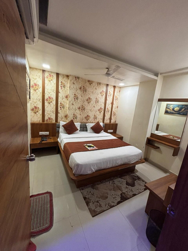 Room 3, Hotel Red Rose, Vadodara