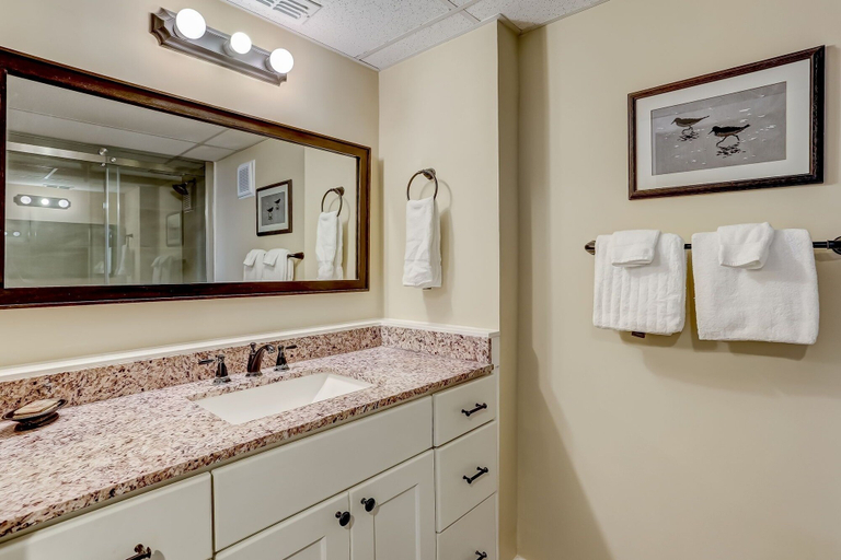 Bathroom 4, Enchanting Ground Unit Condo Few Steps Away from the Ocean Side by RedAwning, Nassau