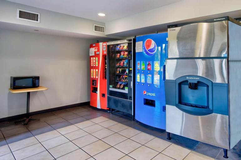 Others 5, Motel 6 Virginia Beach, Virginia Beach