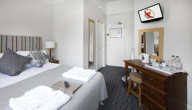 Bedroom 2, Dean Park Inn, Bournemouth