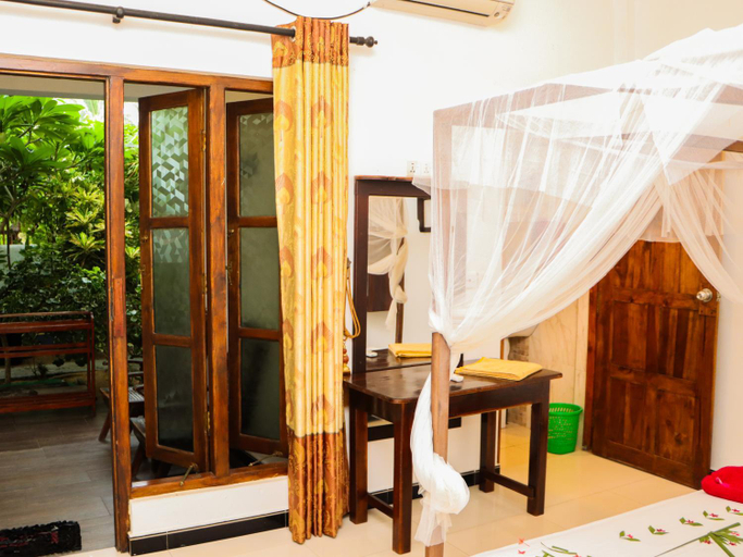 Bedroom 2, Canggu Surf Hotel - Arugam Bay, Pothuvil