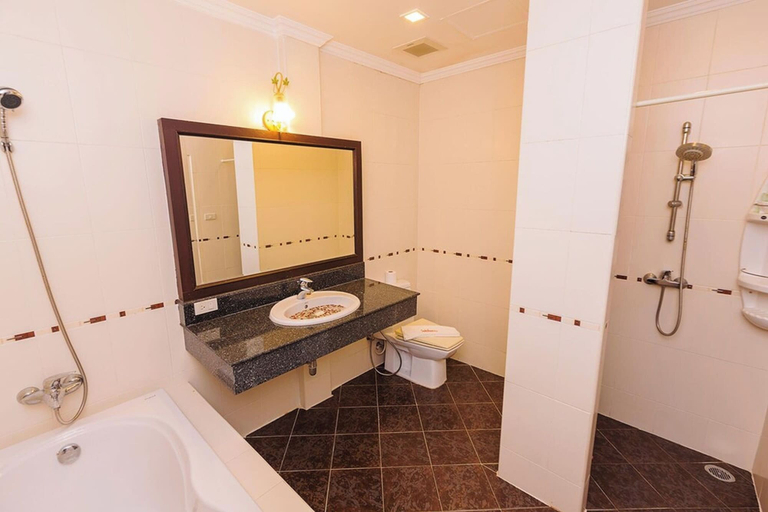 Bathroom 3, Sukcheewa Residence Phuket, Phuket Island