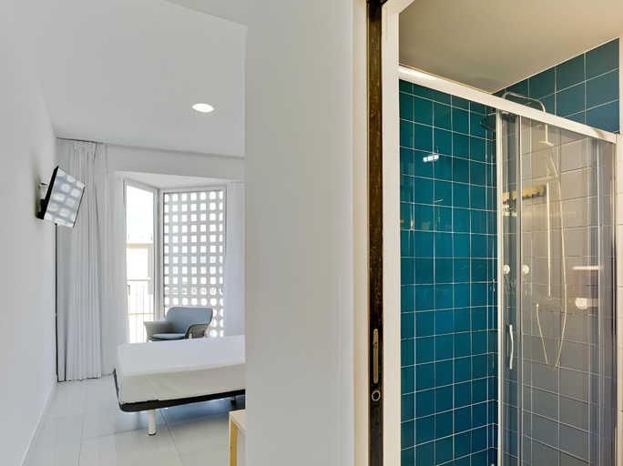 Bathroom 4, Loop Inn Hostel Cartagena, Murcia