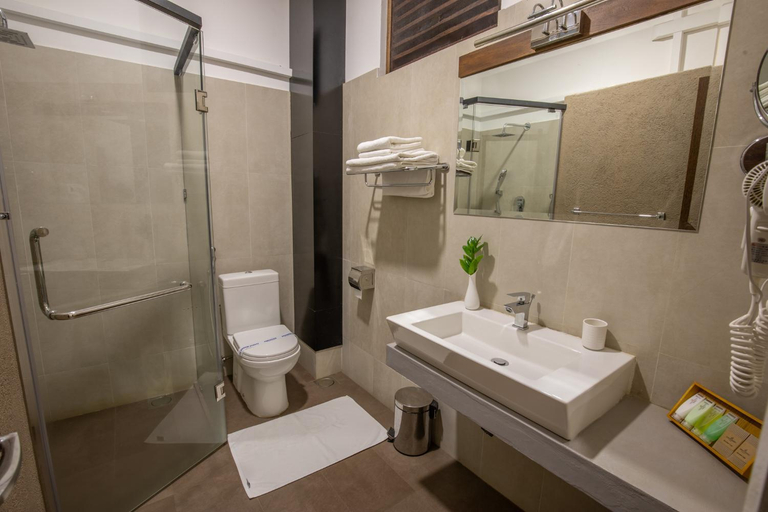 Bathroom 3, Akway Resort, Hildummulla