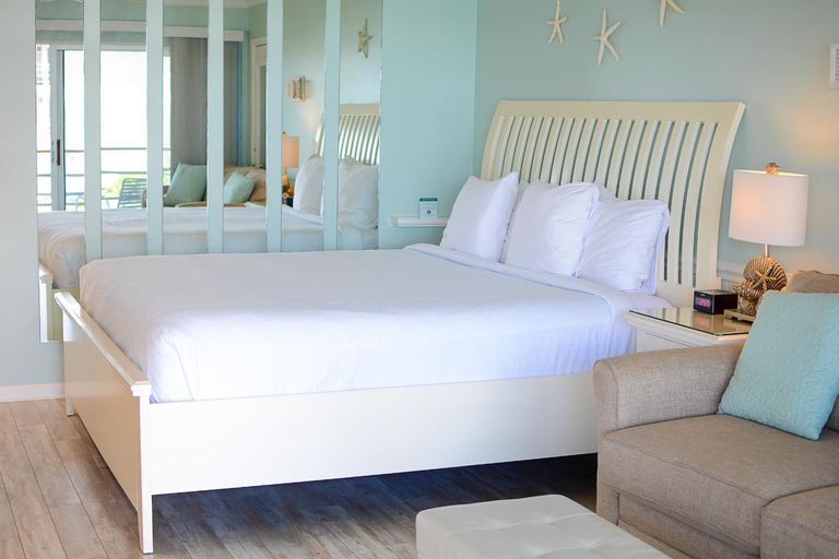 Bedroom 2, Cove Inn on Naples Bay, Collier