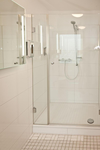 Bathroom 3, Edel Weiss Hotel und Restaurant, Bremen