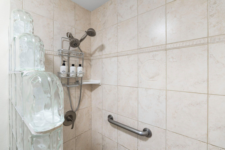 Bathroom 2, AC - Beautiful Ocean & Golf Views - 2 Bedrooms w/ Loft - Vrkcv, Hawaii